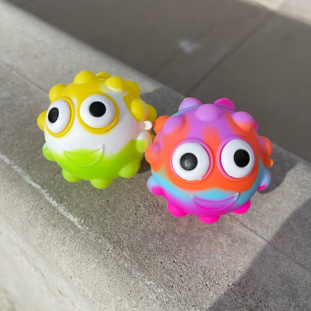 2 pack Fidget pop it ball (Popeyes) Green&Pink